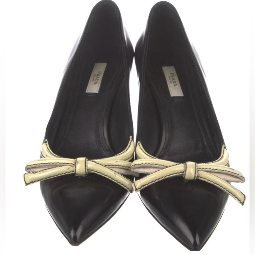 Prada leather bow accent pumps size 9.5
